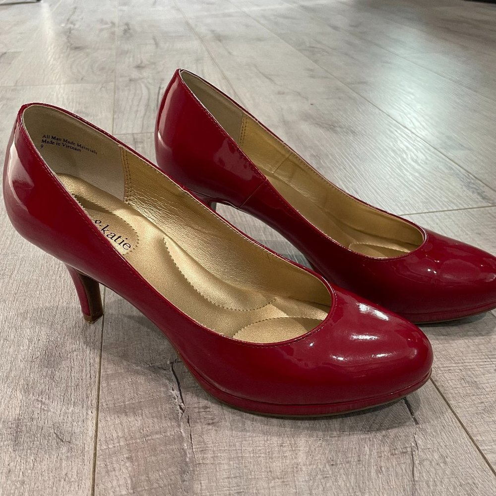 Kelly & Katie Red Pump Heels - 9M